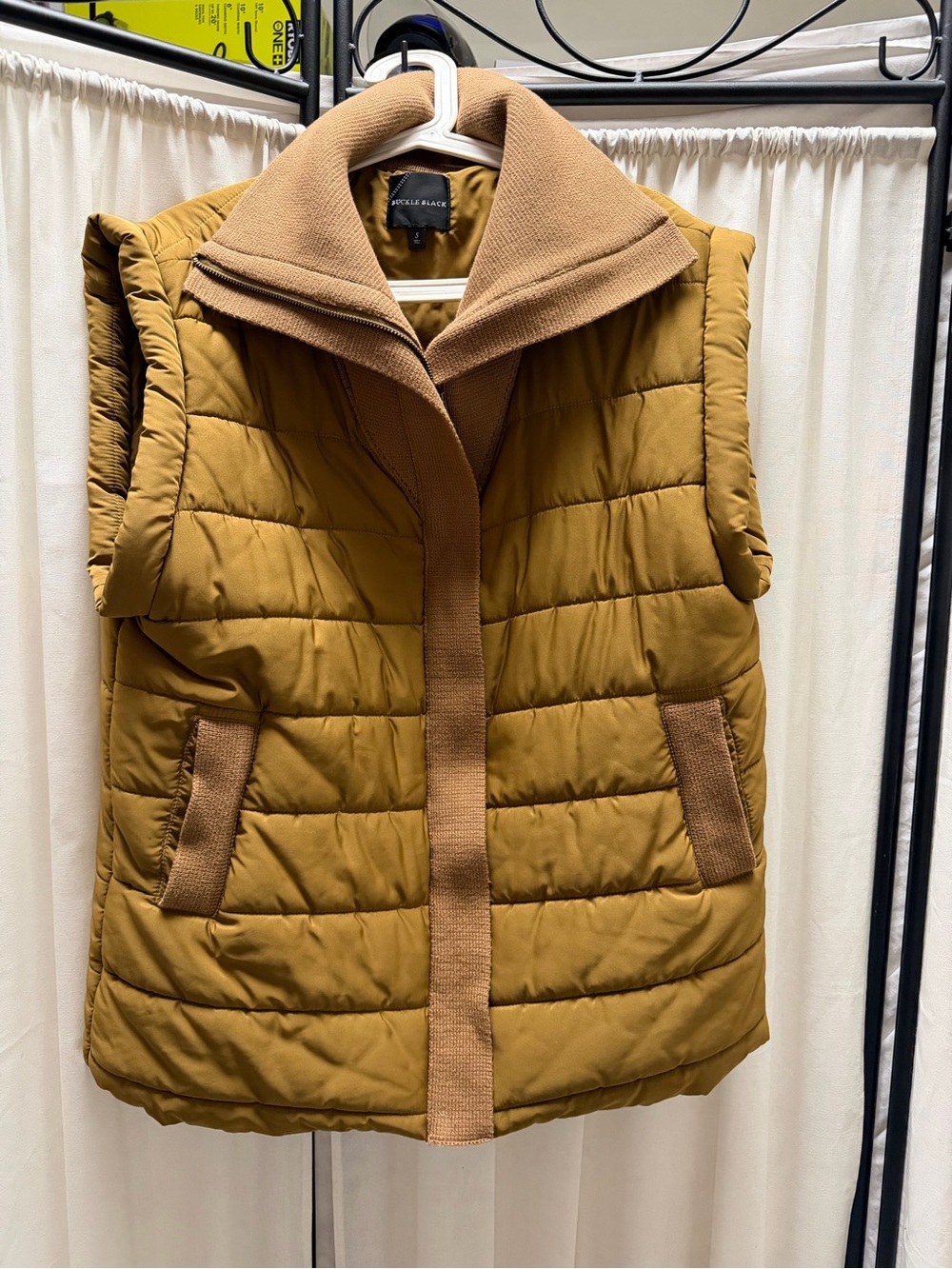 Buckle Black Camel Quilted Puffer Vest Shawl Collar Size Small